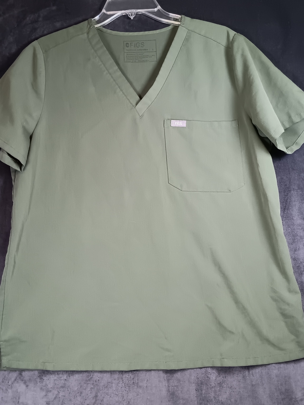 FIGS Men's V-Neck Scrub Top in Sage